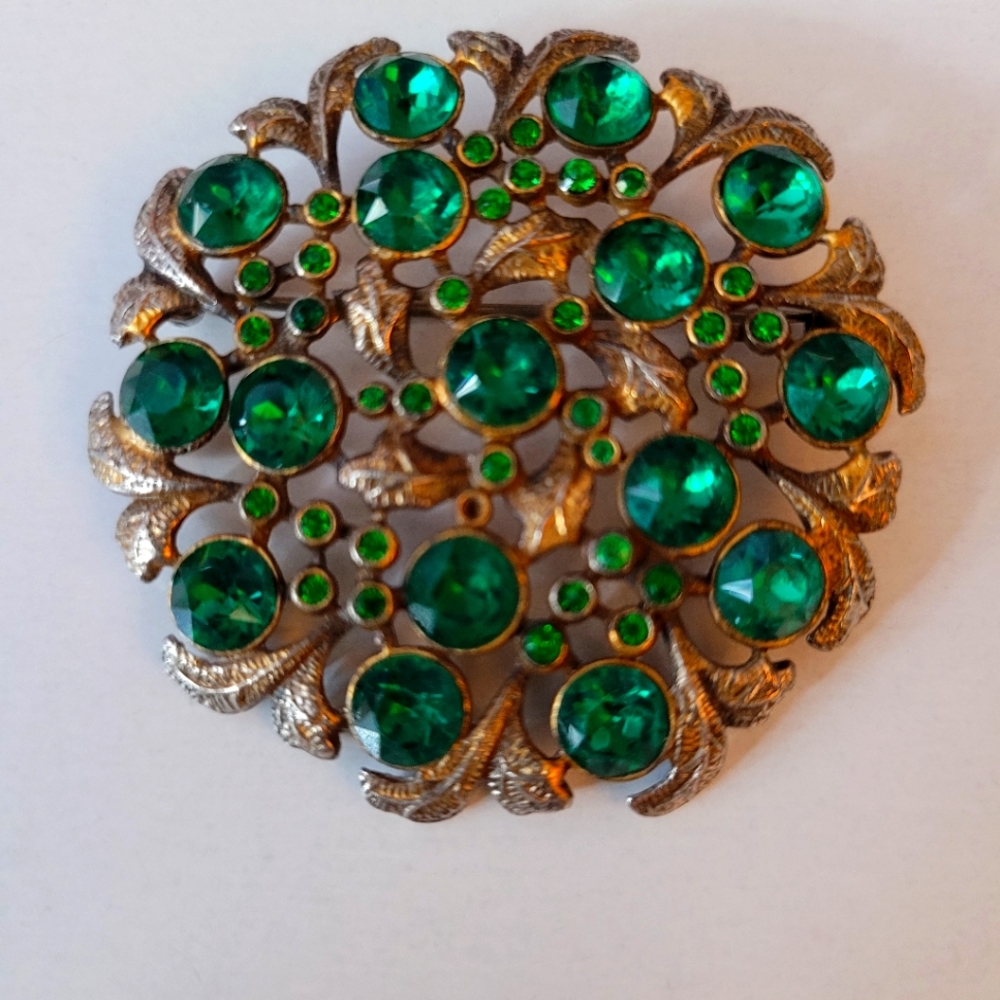 Beautiful vintage brooch